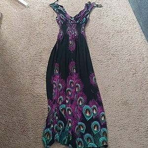 Maxi dress with peacock print